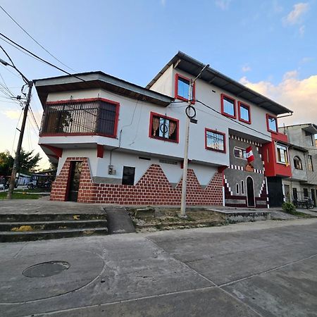 Hotel Sarisa House Iquitos Exterior foto