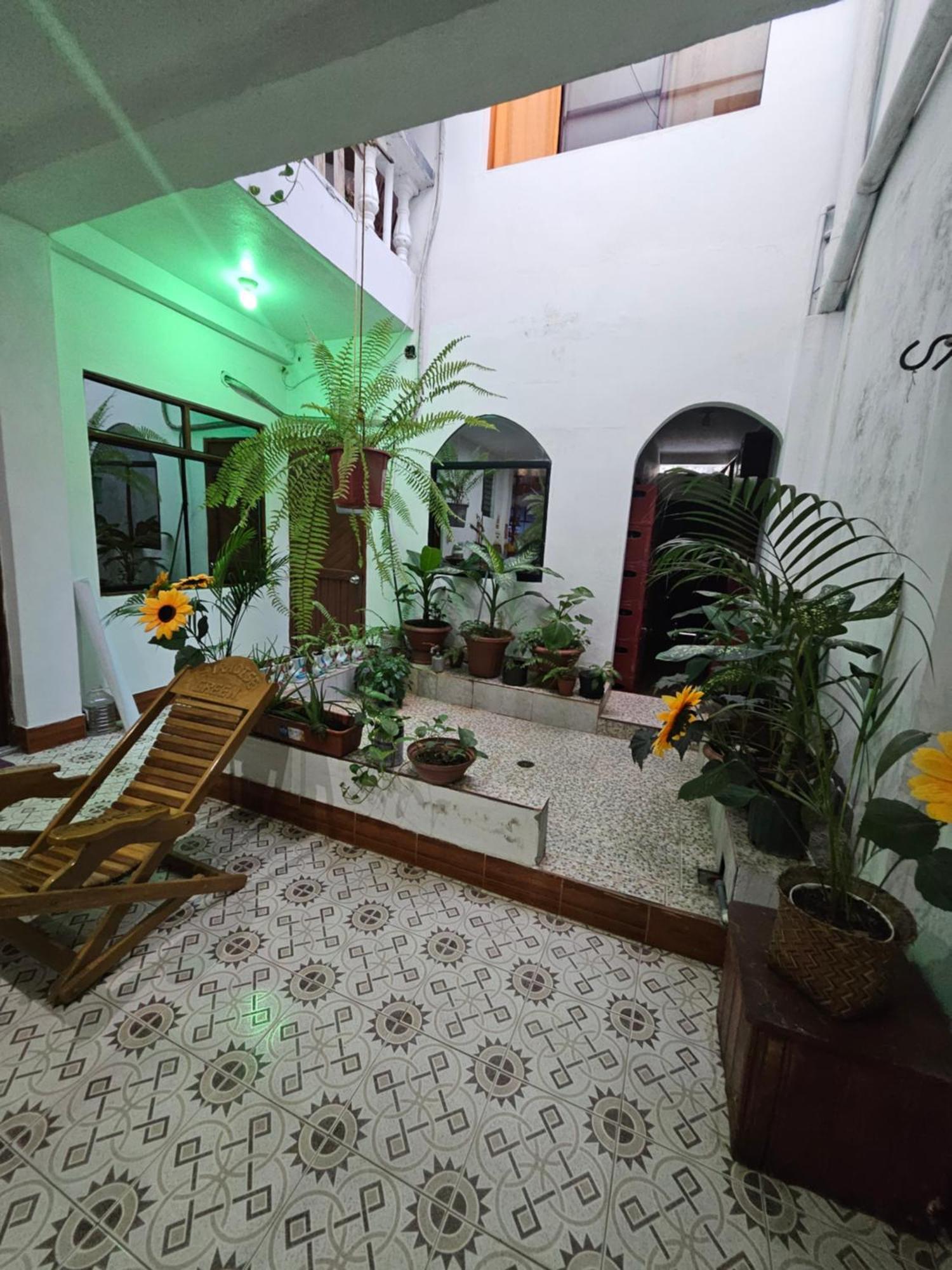 Hotel Sarisa House Iquitos Exterior foto