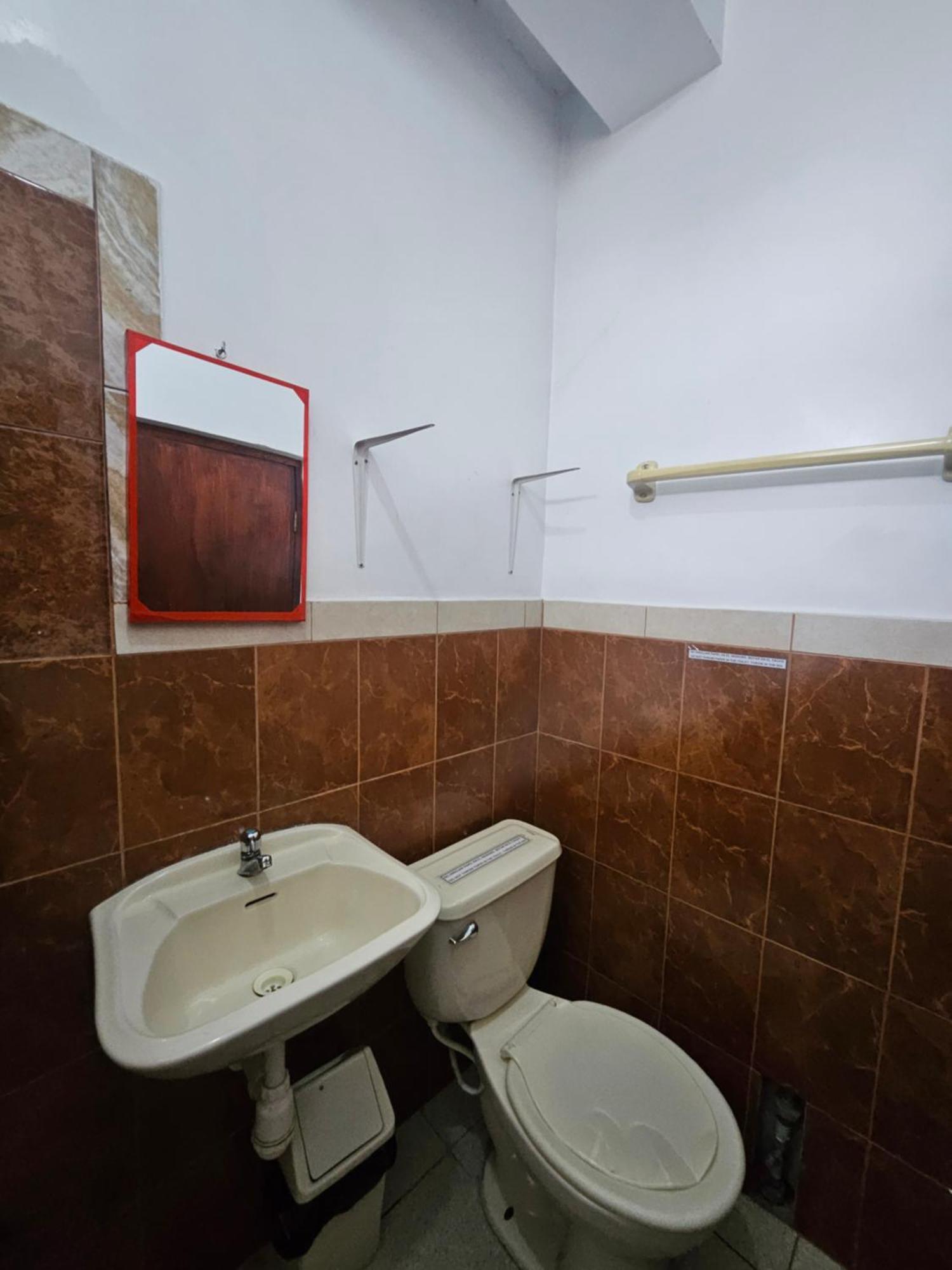 Hotel Sarisa House Iquitos Exterior foto