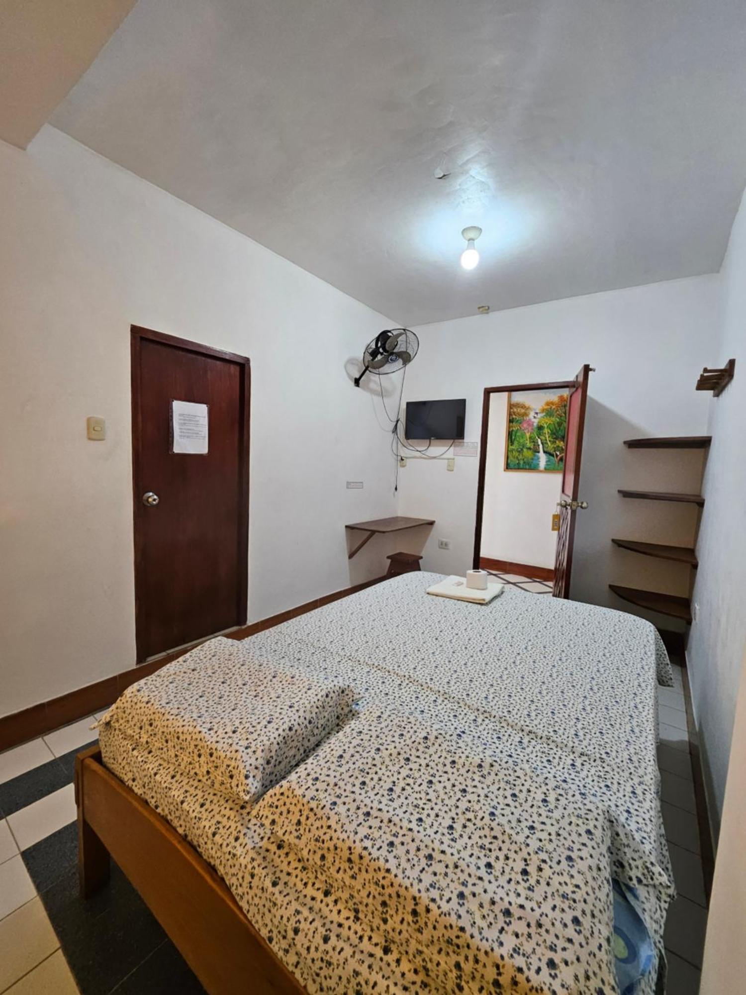 Hotel Sarisa House Iquitos Exterior foto