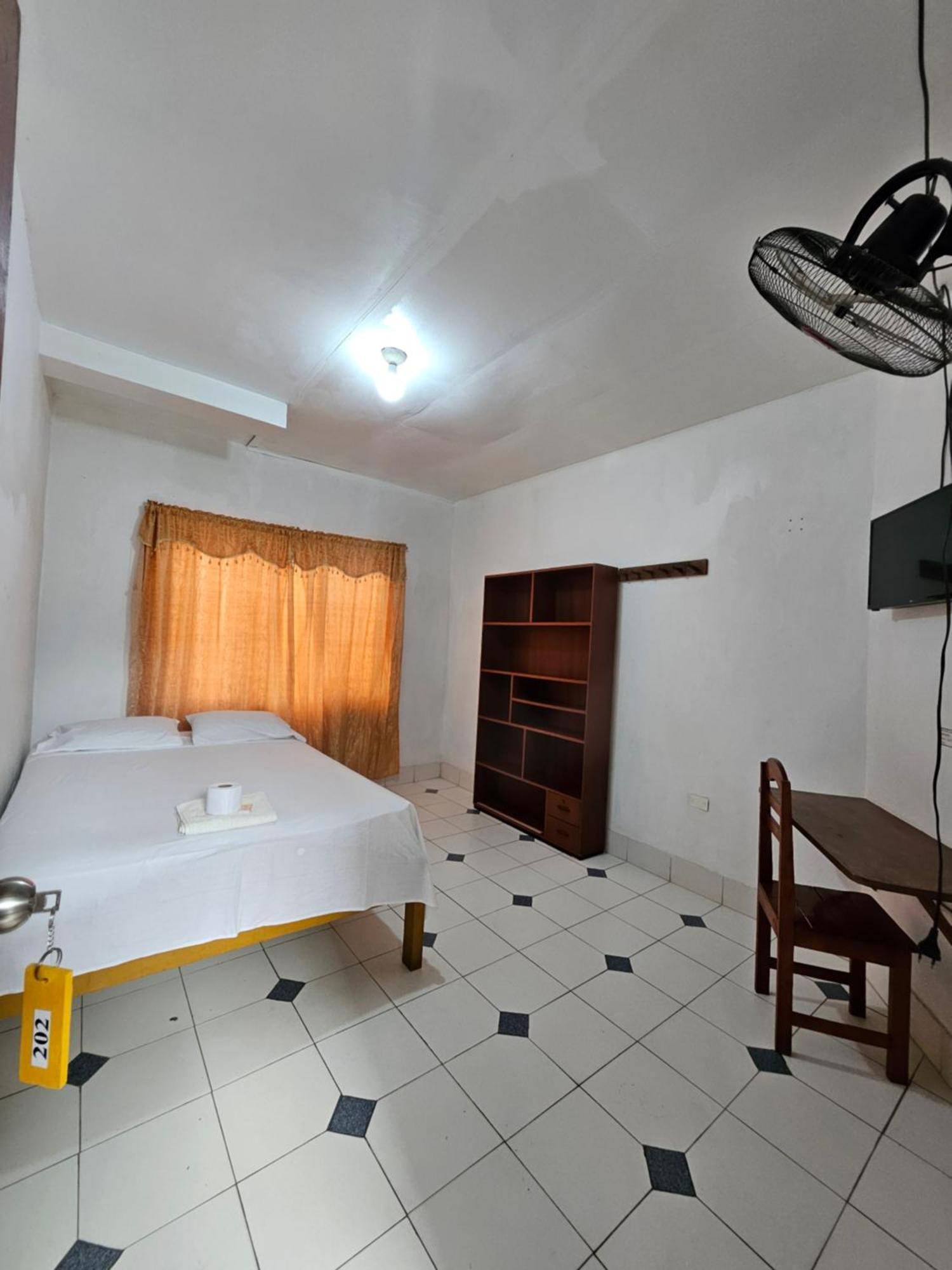 Hotel Sarisa House Iquitos Exterior foto