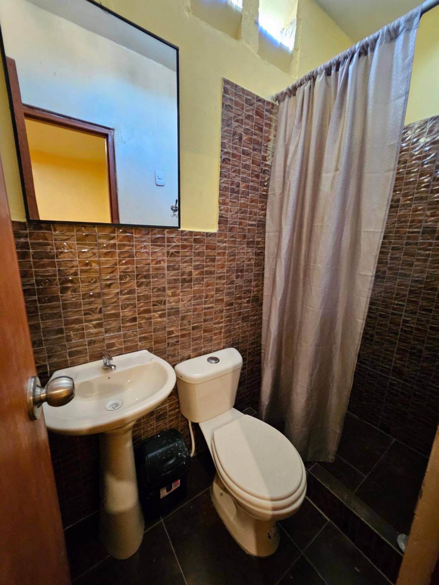 Hotel Sarisa House Iquitos Exterior foto